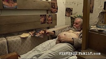 Fetiş Oyunları Beni Uyandırıyor, Aile Fantezim Tabu Oluyor.