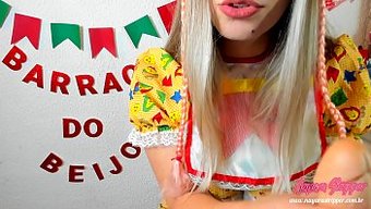 Sarışın Striptizci Festa Videosunda Güdümlü Bir El Işi Yapıyor