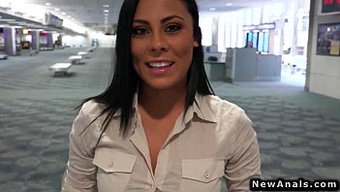 Göğüslü Bebek Sıkı Poposunu Profesyonel Gibi Alıyor Amatör Porno