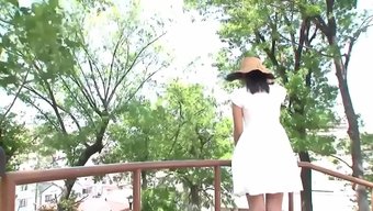 Futa, Güzel Japon Genç Kızı Halka Açık Yerde Sikişti, Manzara Şahane.
