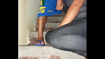 Yoğun Duygulara Ve Tükürüklere Sahip Seksi Bir Üvey Kız Kardeşten Pov Sakso