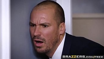 Lennox Luxe Ve Sean Lawless' Büyük Göğüslerle Anal Seks Ve Çift Penetrasyon