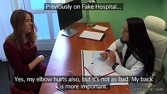 Doktor Ve Hemşire, Yaralı Bebekle Üçlü Yapıyorlar