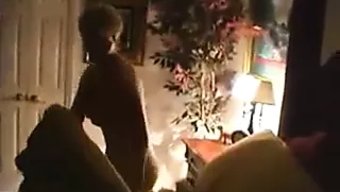 Kocası Uyuduktan Sonra Karısı Kendini Tatmin Ediyor