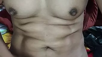 Asyalı Genç Pov'Da Amını Yalatıyor