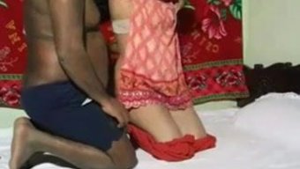 Desi Kızın Götü Yalatılıyor Ve Içine Boşalıyor
