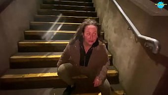 Tıraşlı Milf Pov Gerçeklik Videosunda Büyük Bir Yarrağa Ihtiyaç Duyuyor