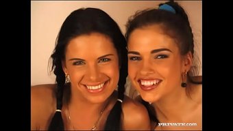 Ines Ve Inga, Güzel Ikizler, Iç Çamaşırı Ve Oral Seks Sahnelerinde Hardcore Grup Seks Yapıyor.