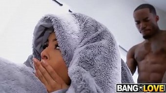 Luna Star, Anal Seansında Büyük Bir Penisle Başa Çıkıyor