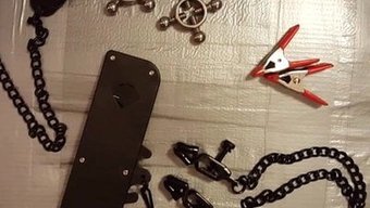 Nipel Kelepçeleriyle Bdsm Oyunu