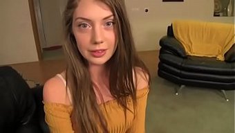 Genç Elena Koshka Sıcak Bir Videoda