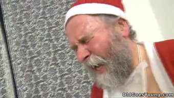 Noel Baba'Nın Iyi Bir Kız Için Yaramaz Sürprizi