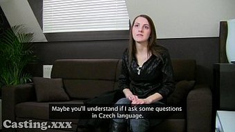 Yurt Odasında Bir Porno Filmi Için Seçmelerden Sonra Ilk Kez Hamile