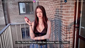 Büyük Yaraklı Rus Bebek, Cowgirl Pozisyonunda Poposuna Alıyor