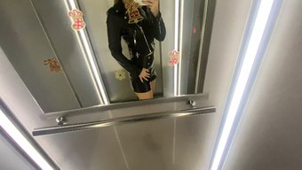 Büyük Yaraklı Tinder Randevusu, Giyimli Kadınla Kirli Hale Geliyor