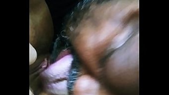 Yalatılıp Yenen Bir Klitorisin Duygusal Yakın Çekimi